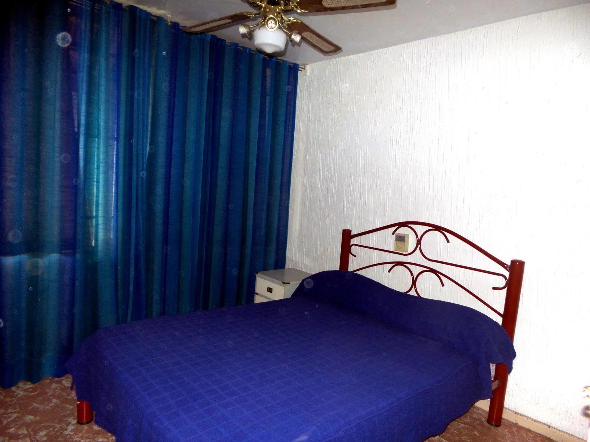 Hostel Otro Mundo Capdevila Екстер'єр фото