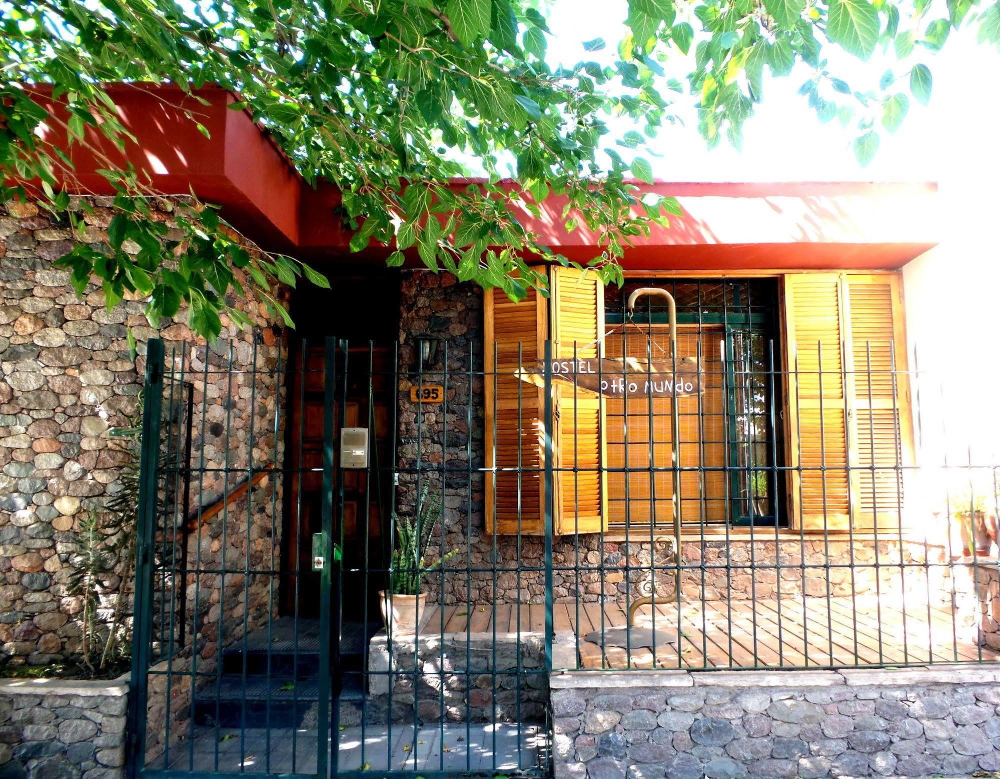 Hostel Otro Mundo Capdevila Екстер'єр фото