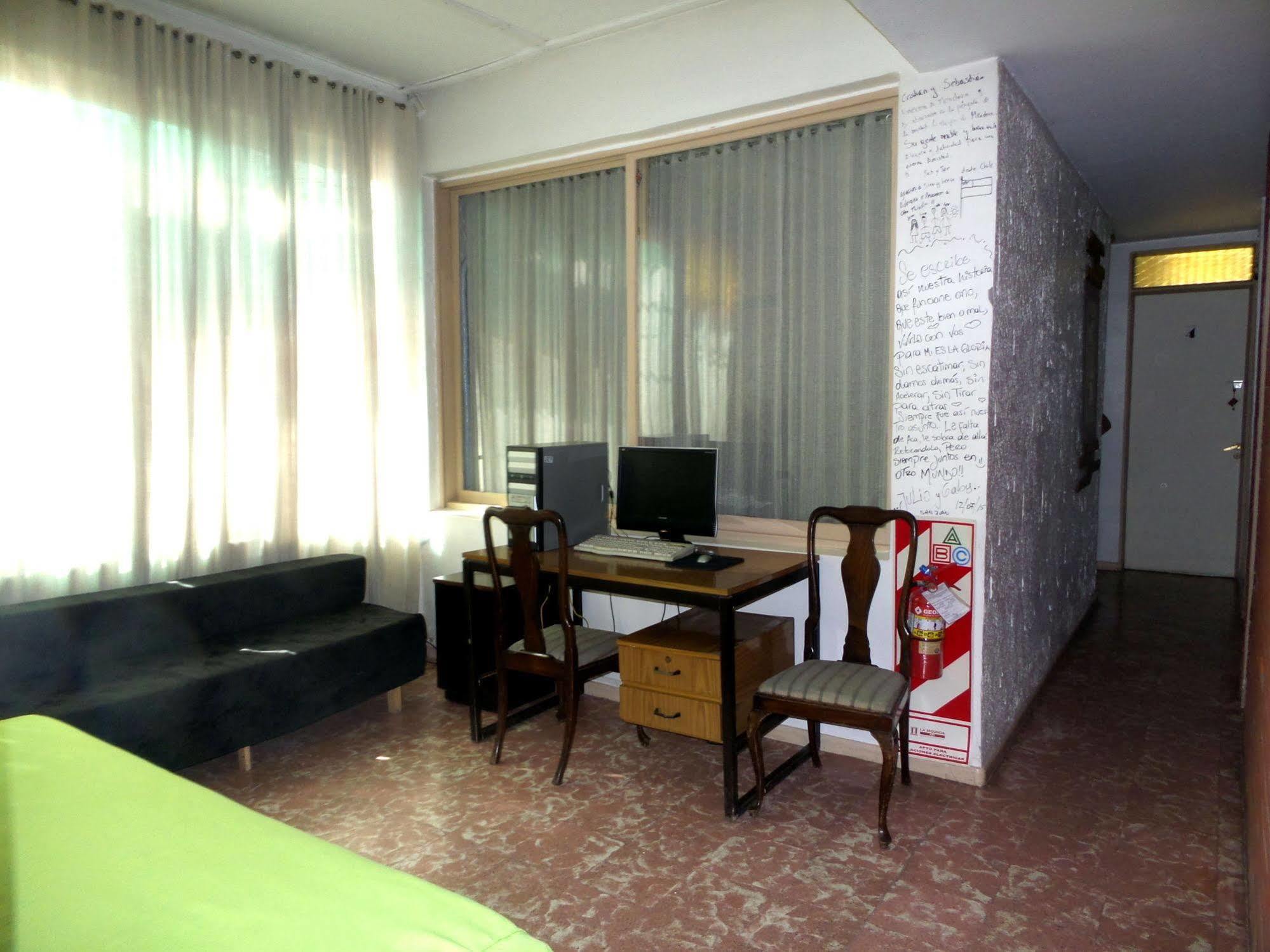 Hostel Otro Mundo Capdevila Екстер'єр фото