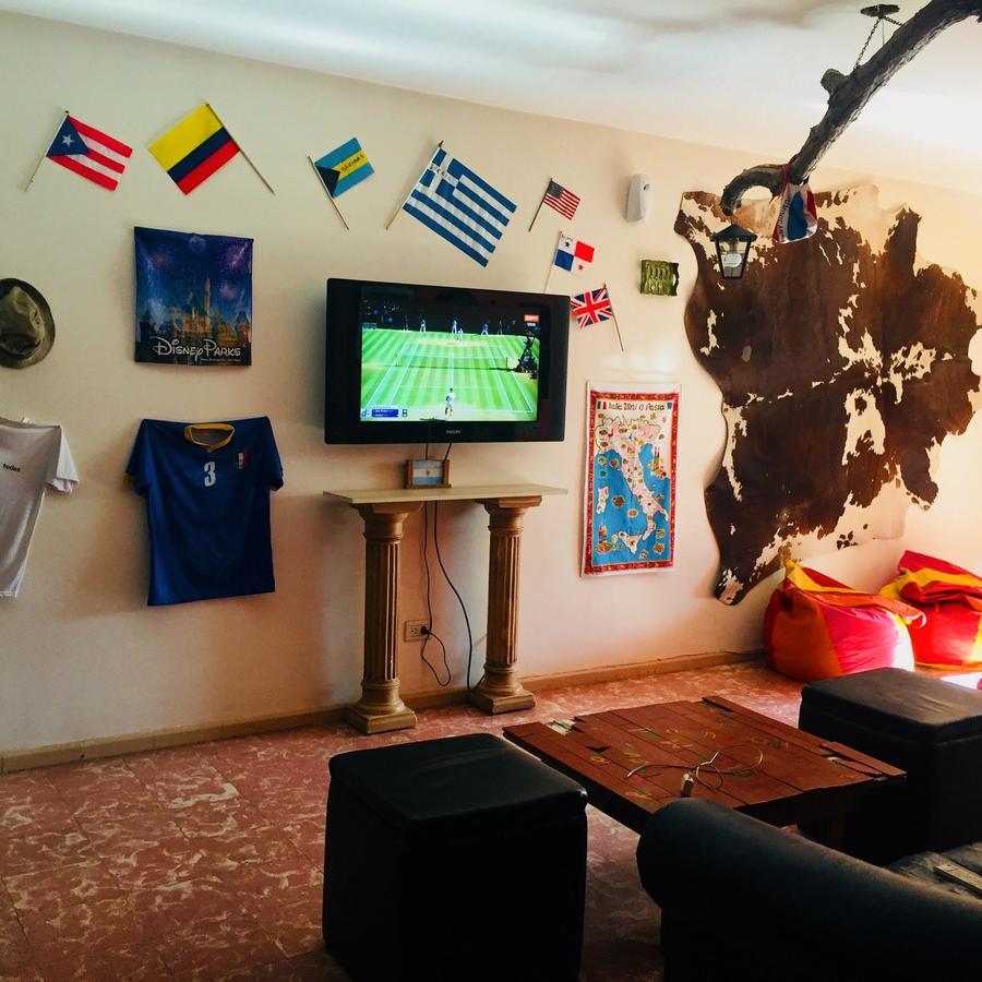 Hostel Otro Mundo Capdevila Екстер'єр фото